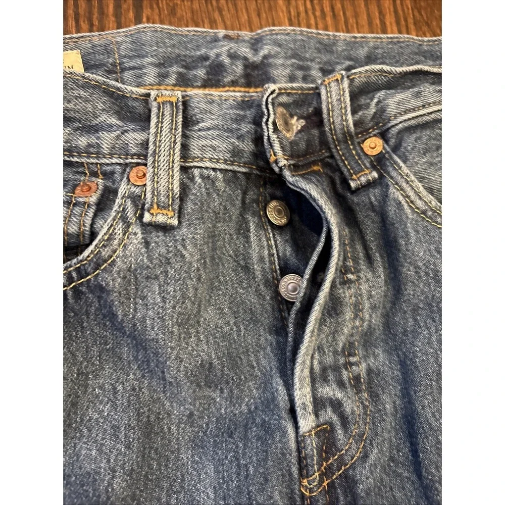 Levi's 501 W28 L32 Button Fly Leather‎ Patch Jeans Actual Inseam 30.5